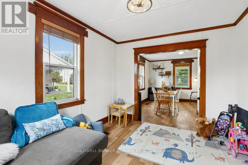 6674 FOURTH LINE ROAD S - Image 18