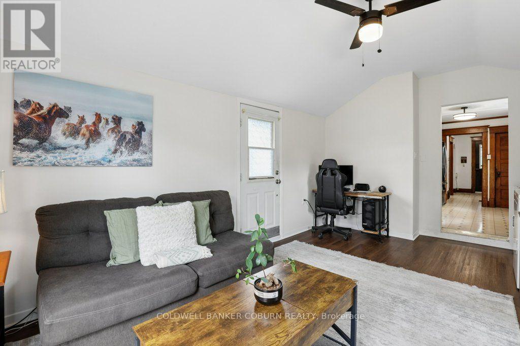6674 FOURTH LINE ROAD S - Image 25