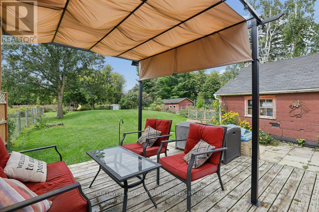 6674 FOURTH LINE ROAD S - Image 31