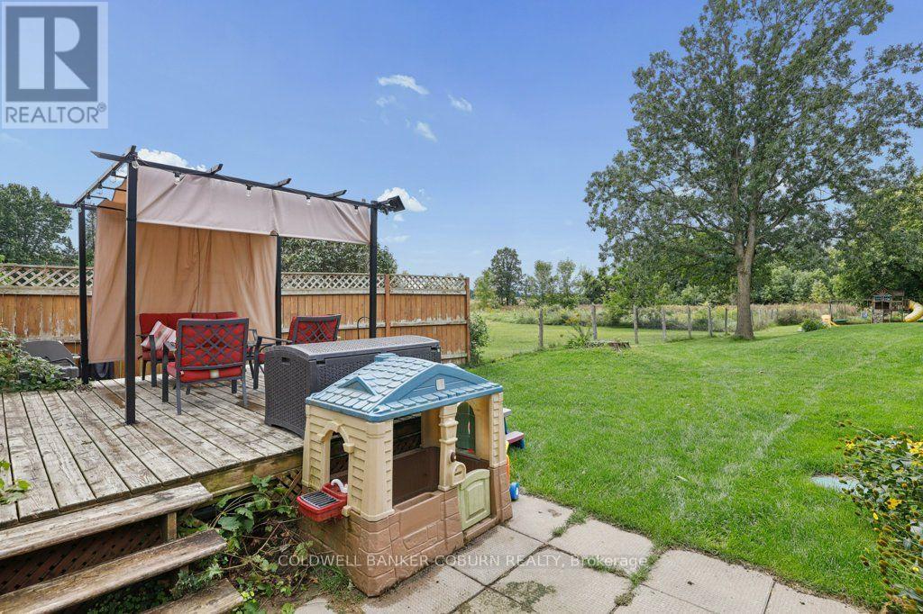 6674 FOURTH LINE ROAD S - Image 32