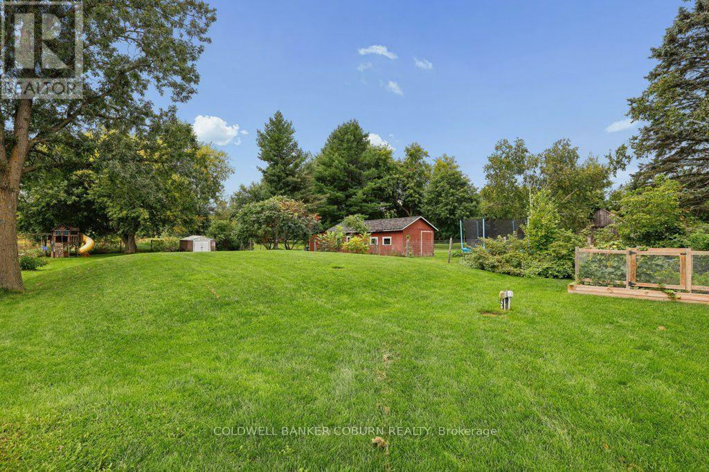 6674 FOURTH LINE ROAD S - Image 34