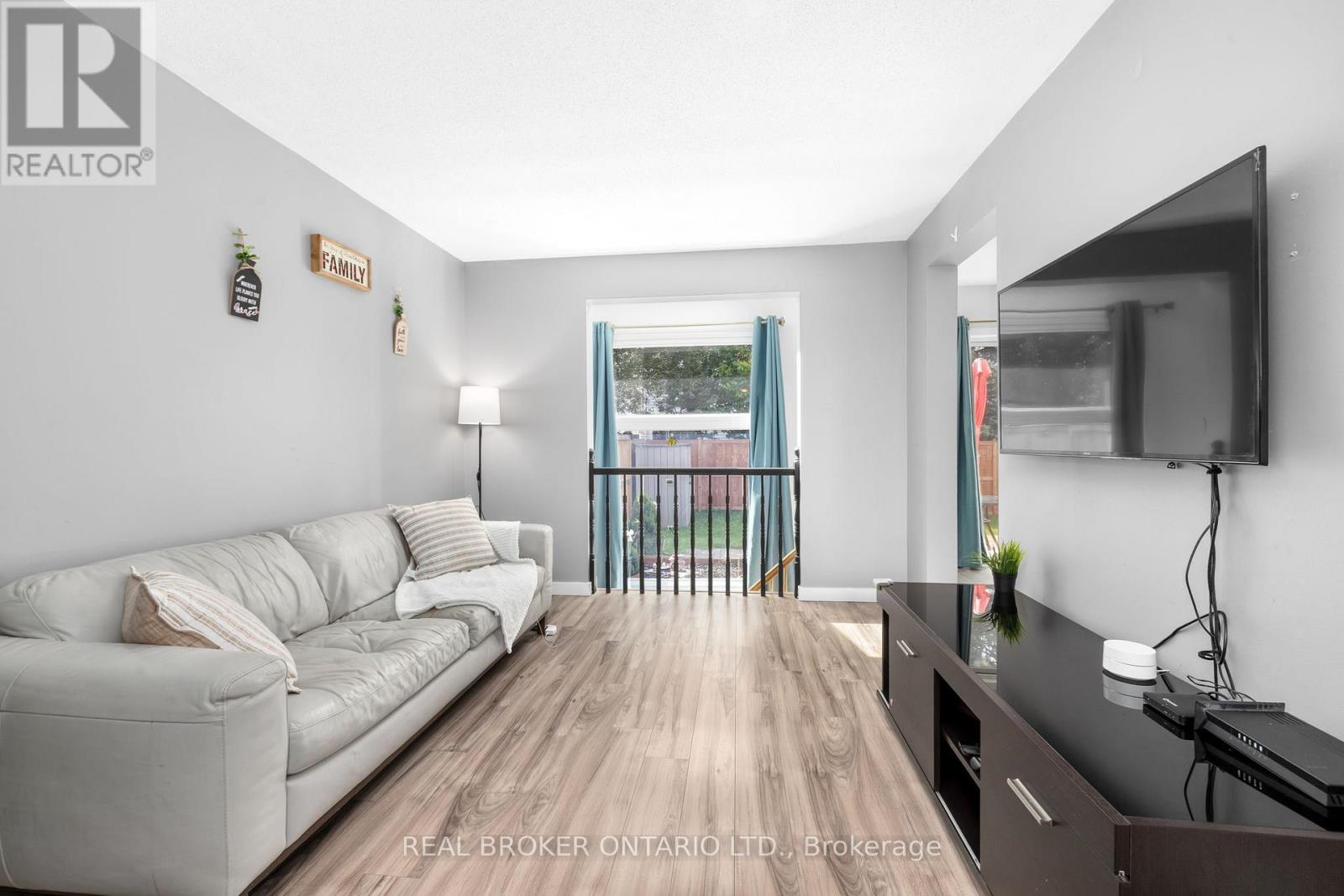 135 DAVENTRY CRESCENT - Image 18