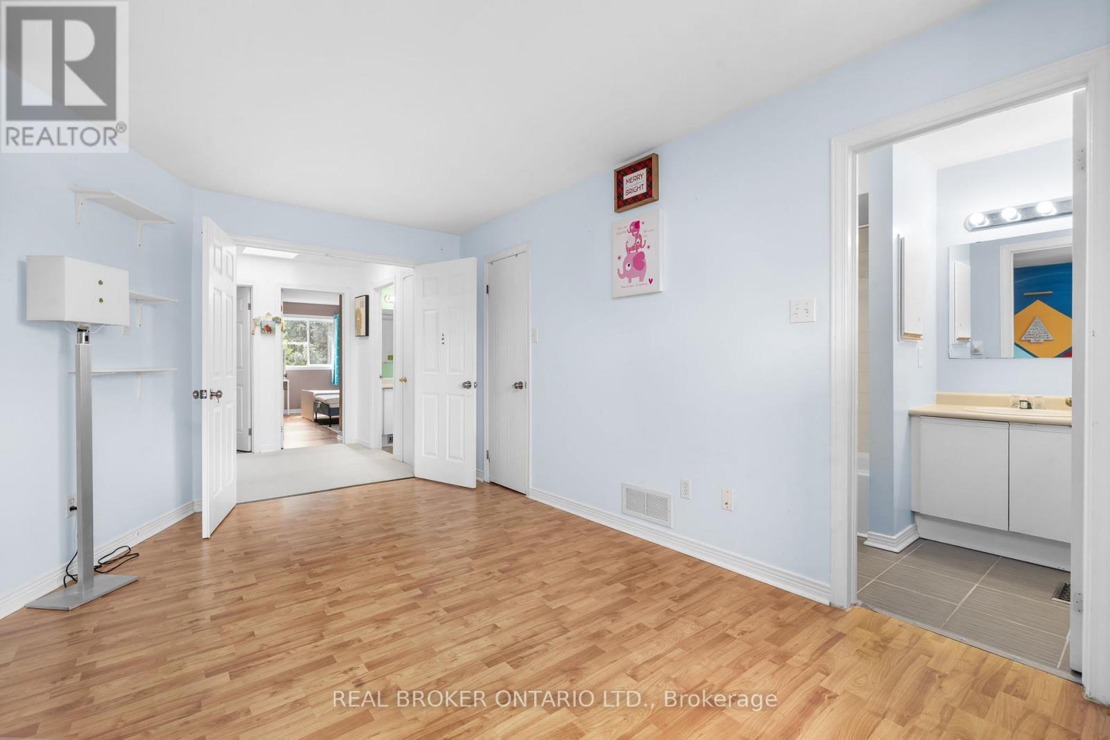 135 DAVENTRY CRESCENT - Image 28