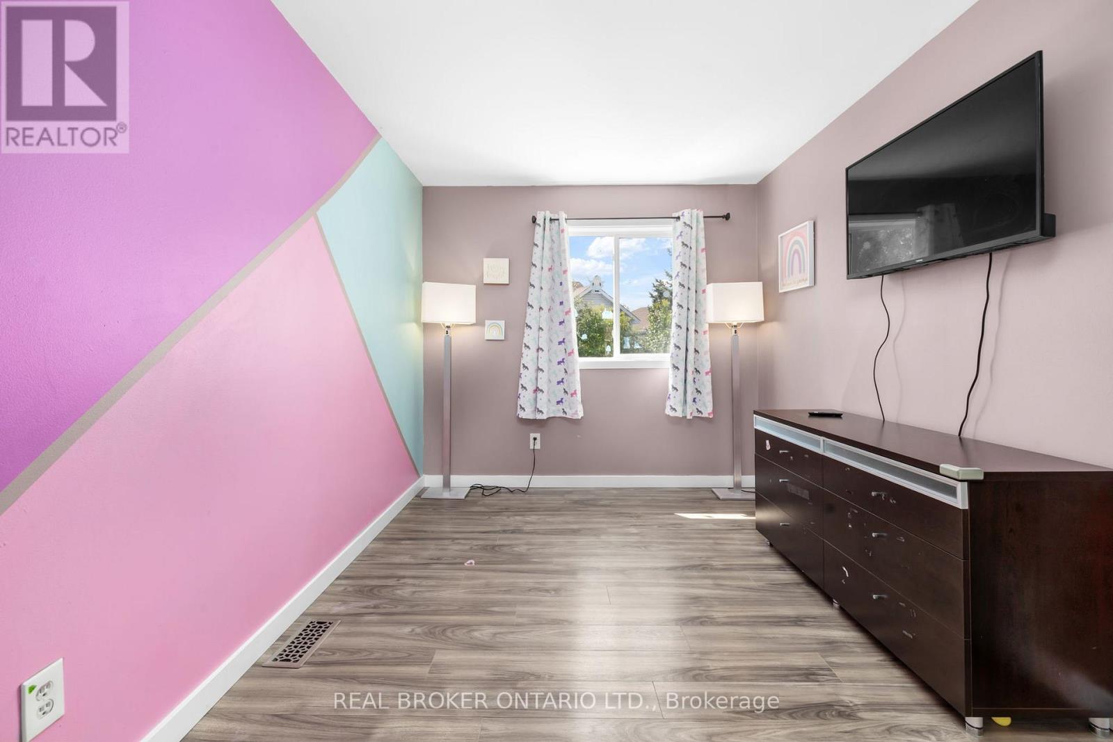 135 DAVENTRY CRESCENT - Image 30