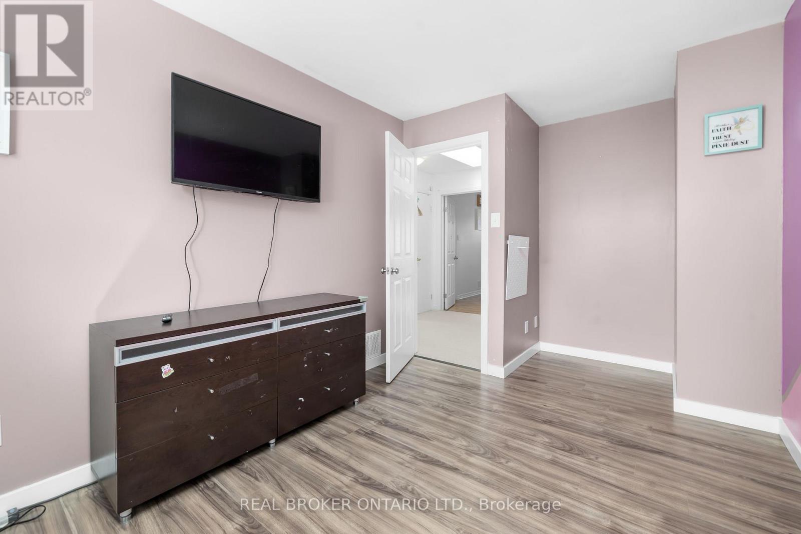 135 DAVENTRY CRESCENT - Image 31
