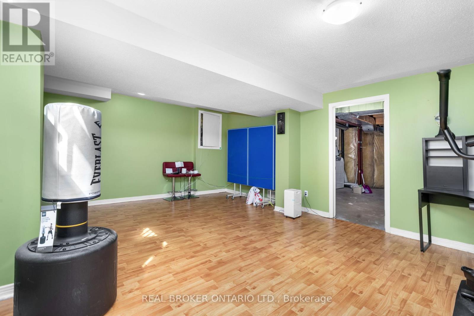 135 DAVENTRY CRESCENT - Image 37