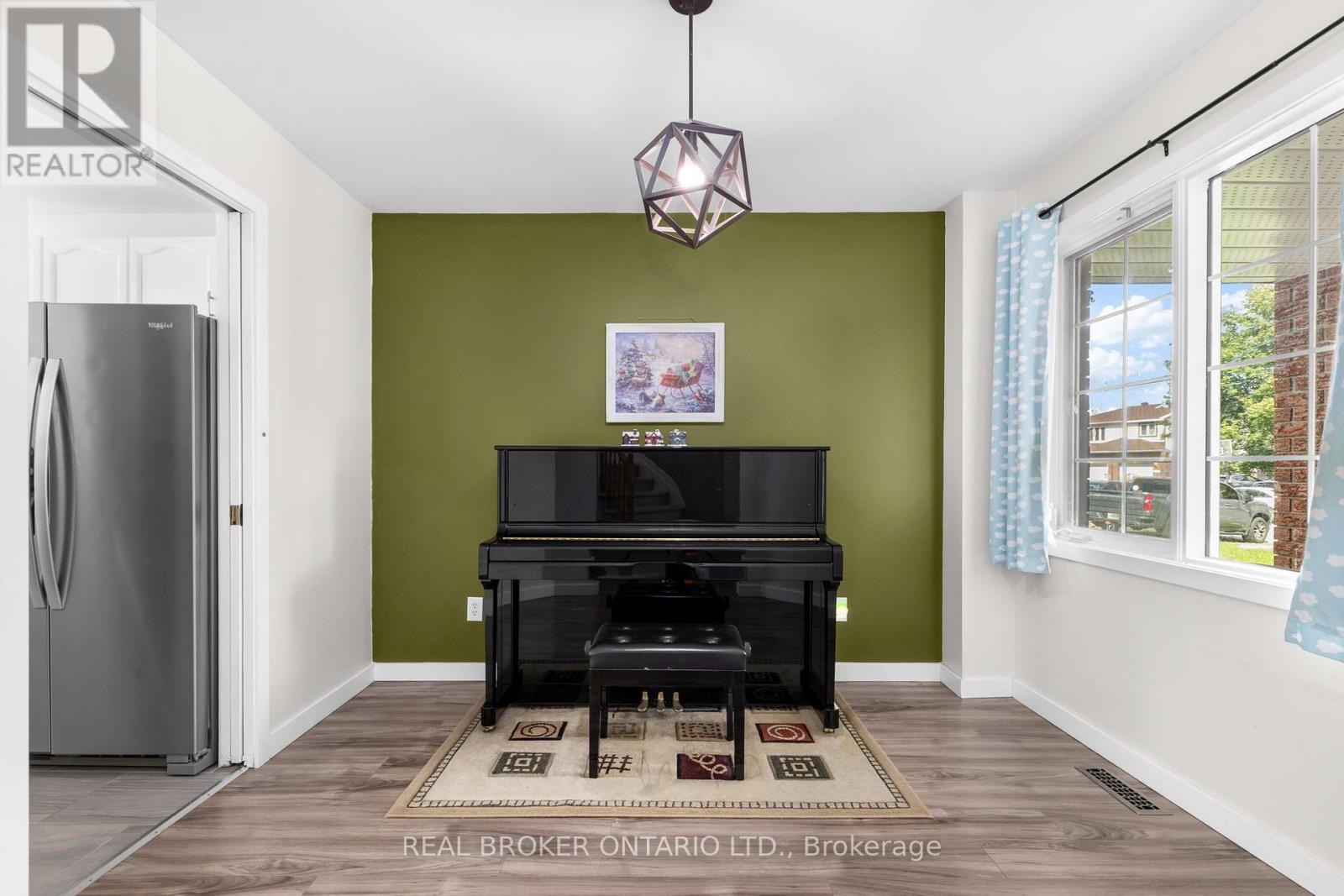 135 DAVENTRY CRESCENT, Ottawa — photo 8