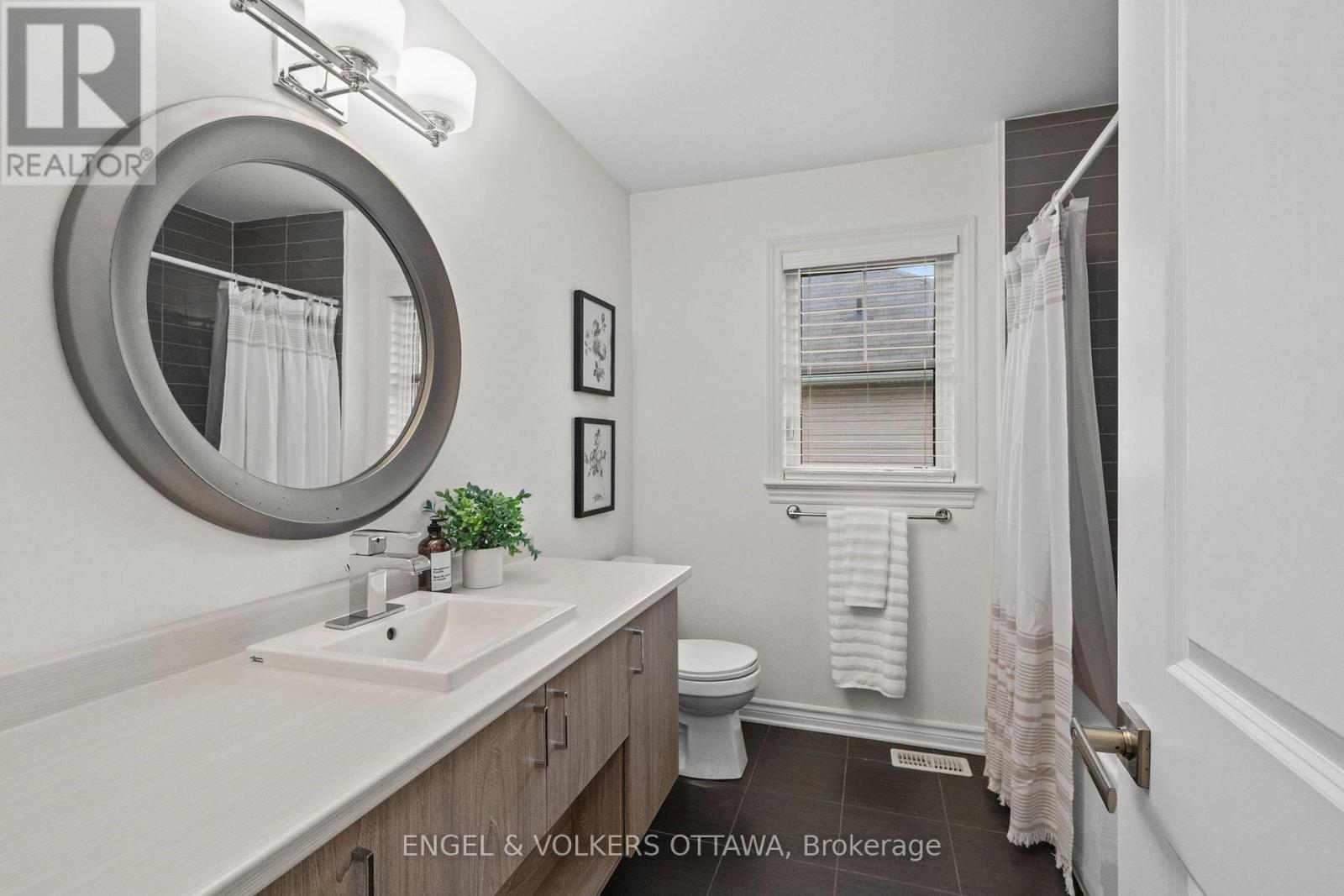 3 Bed, 3 Bath House for Sale in Ottawa – 309 ALASKEN DRIVE, Ottawa – MLS# X13767148 - Image 23