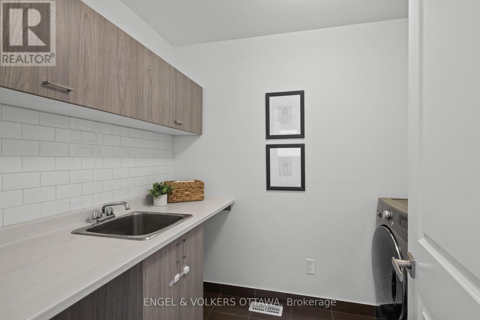 3 Bed, 3 Bath House for Sale in Ottawa – 309 ALASKEN DRIVE, Ottawa – MLS# X13767148 - Image 24