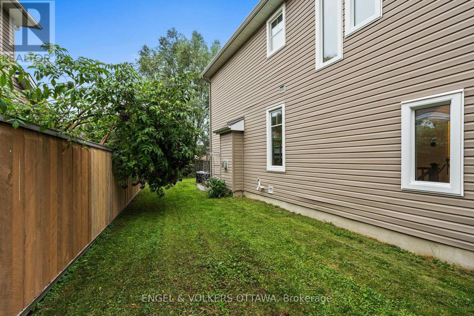 3 Bed, 3 Bath House for Sale in Ottawa – 309 ALASKEN DRIVE, Ottawa – MLS# X13767148 - Image 29