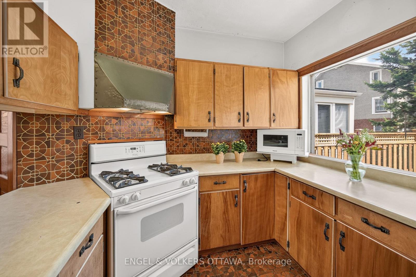 68 CAMERON AVENUE - Image 20