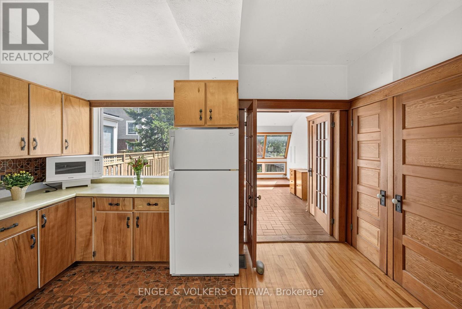 68 CAMERON AVENUE - 22