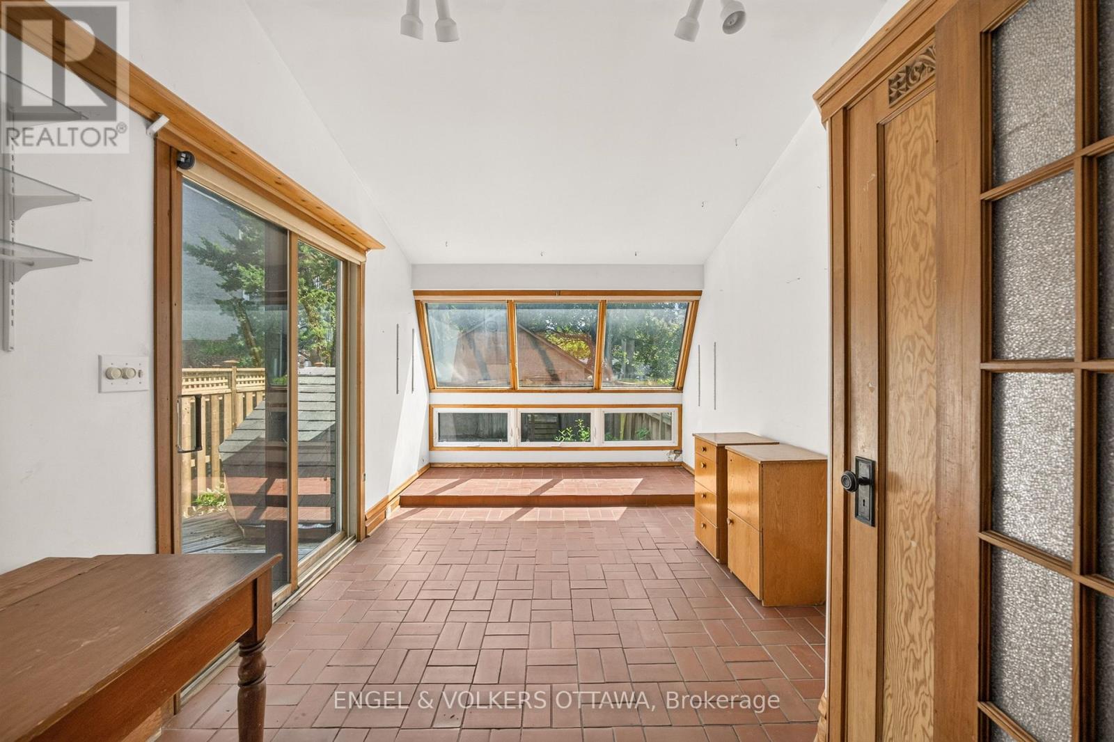 68 CAMERON AVENUE - Image 24