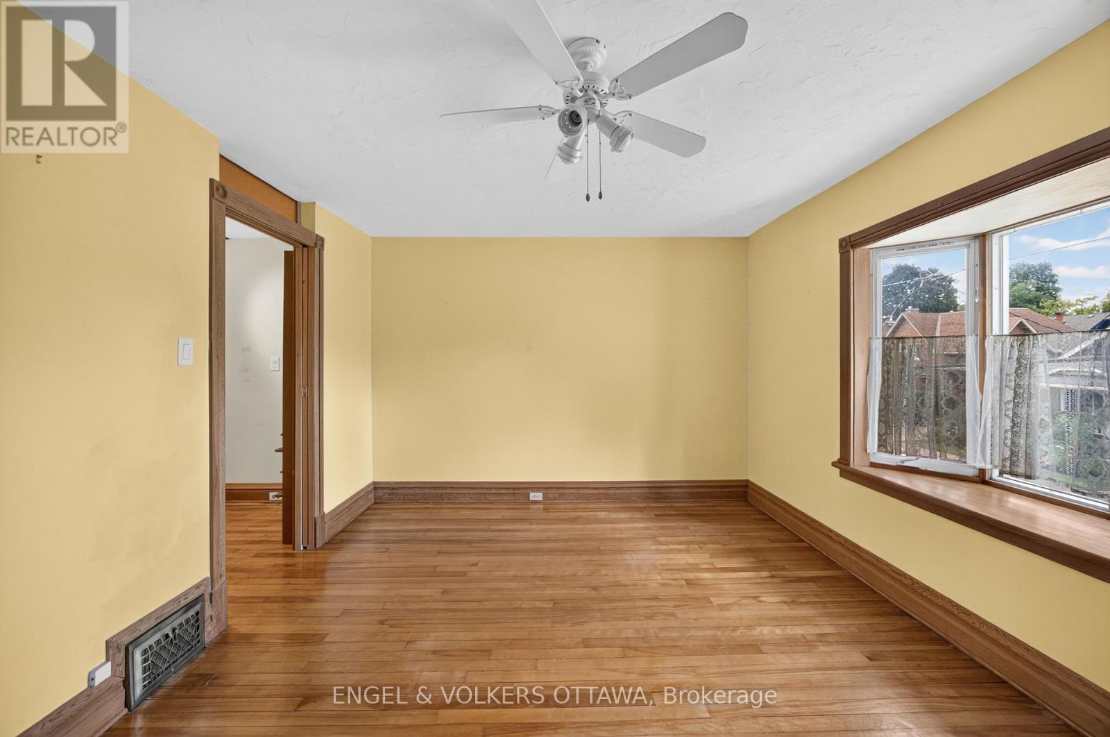 68 CAMERON AVENUE - 30