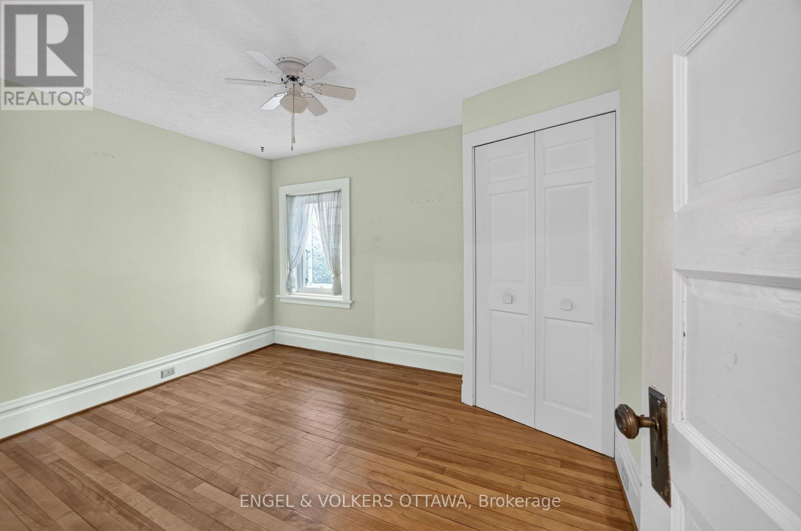 68 CAMERON AVENUE - 31