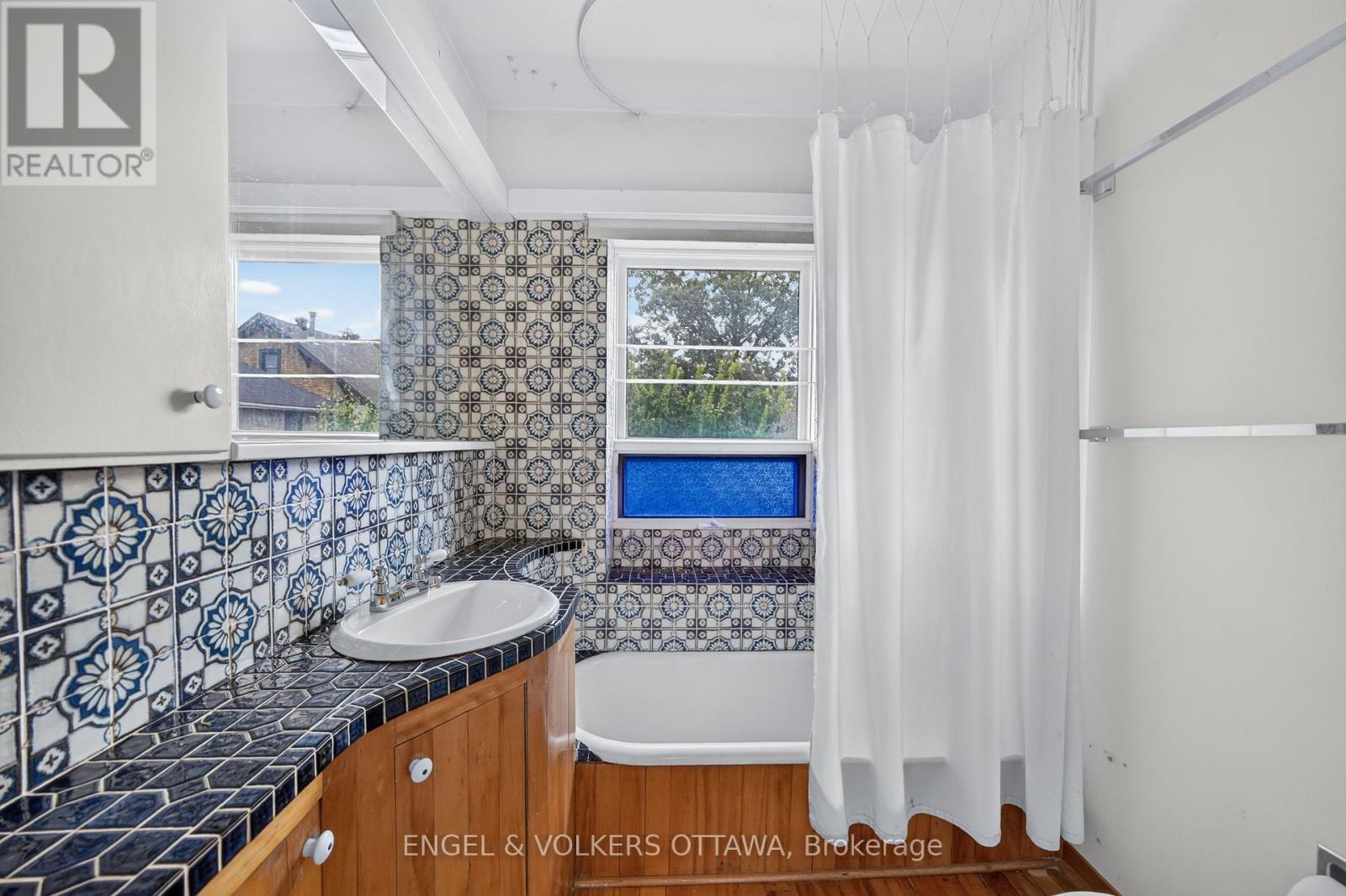 68 CAMERON AVENUE - Image 35