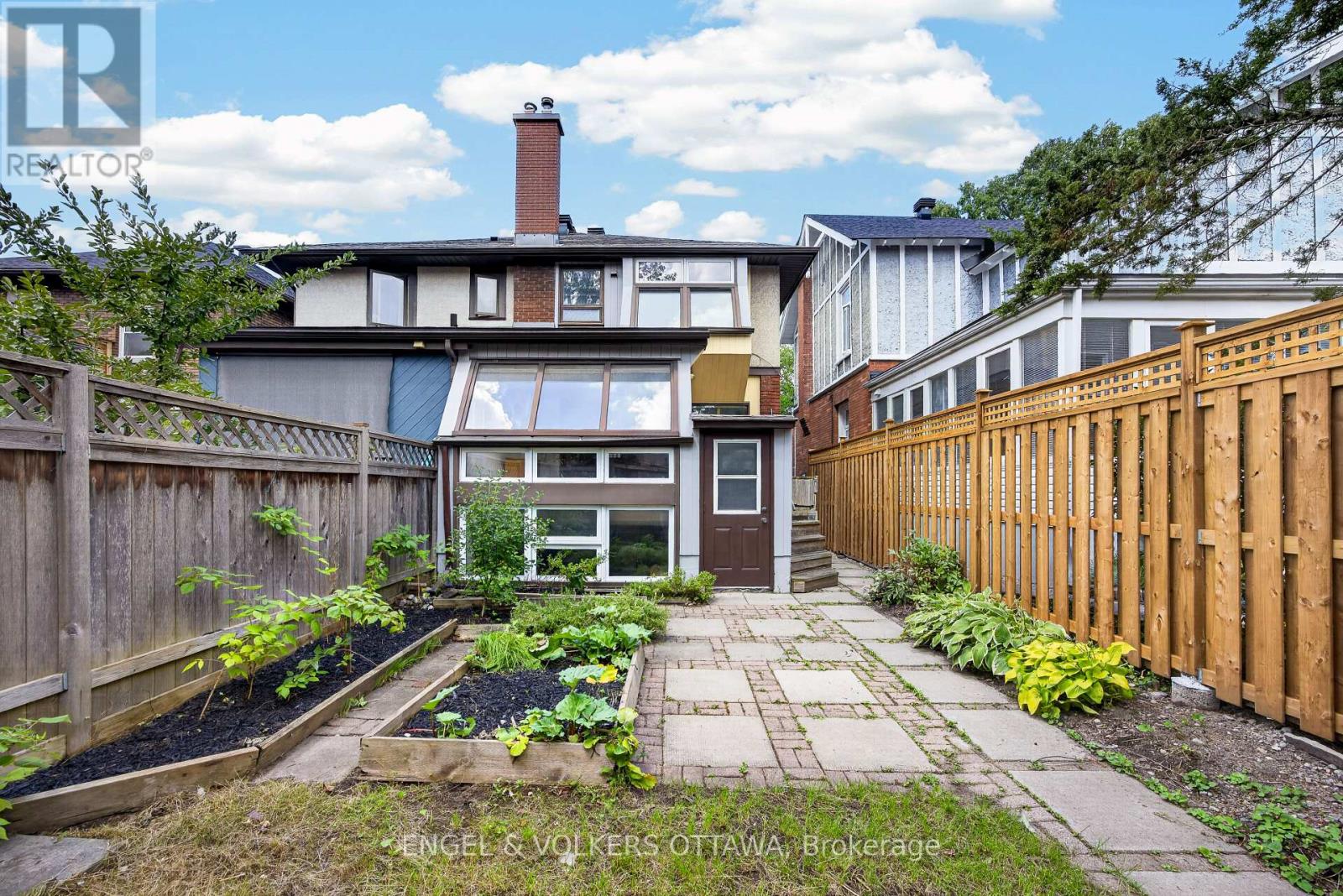68 CAMERON AVENUE - 38