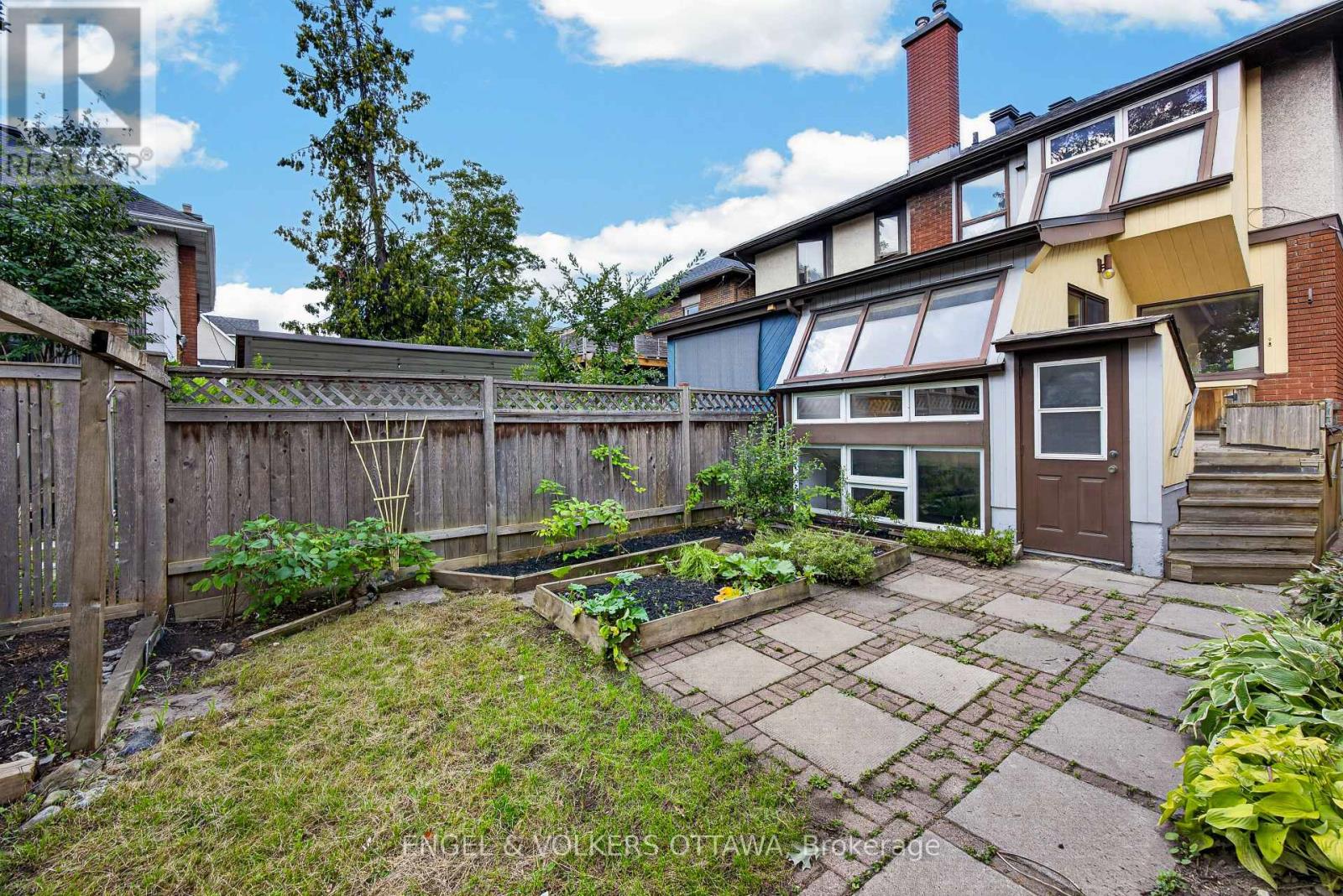 68 CAMERON AVENUE - 39
