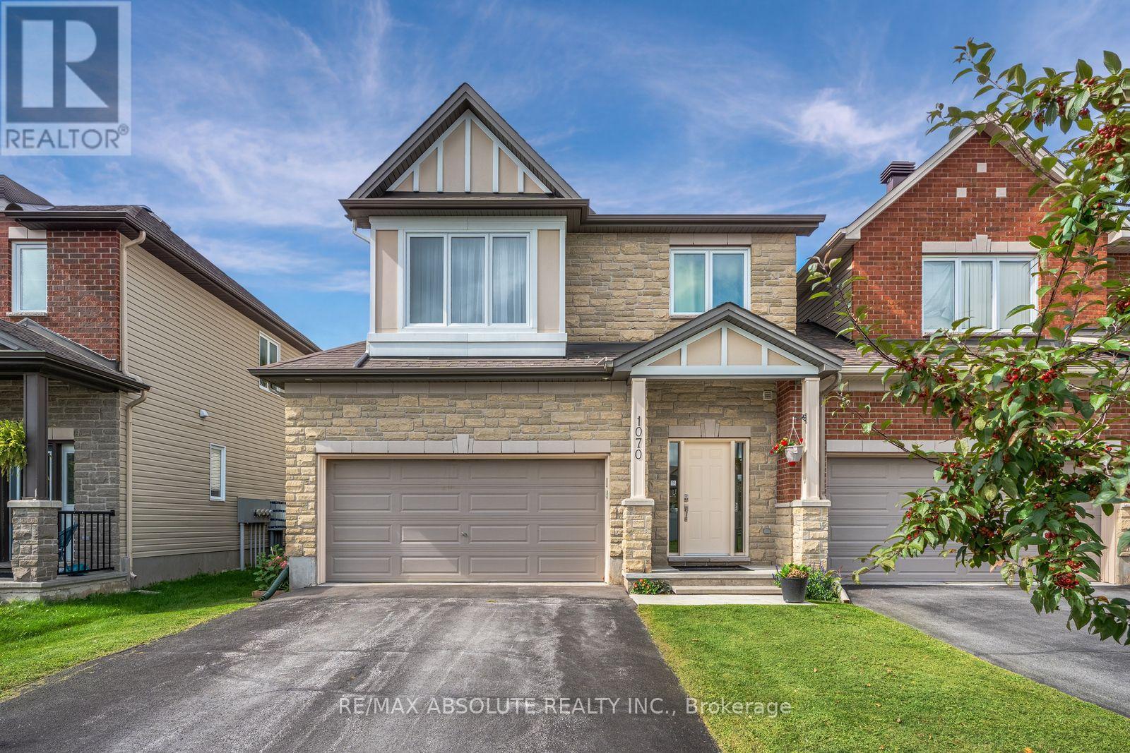 1070 NORTHGRAVES CRESCENT - 1