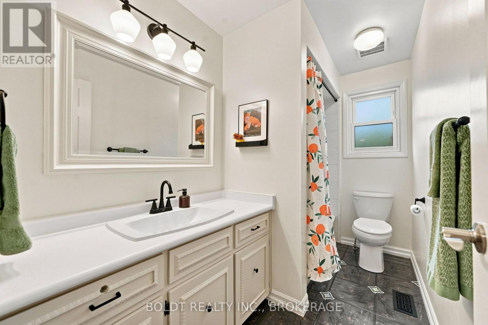 84 ALLANBROOK STREET - Image 29