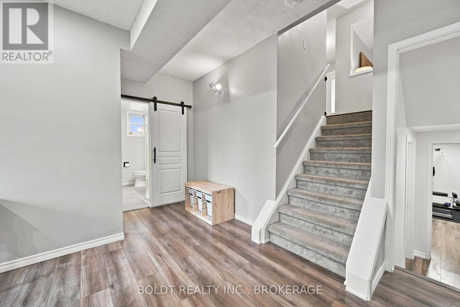 84 ALLANBROOK STREET - Image 30
