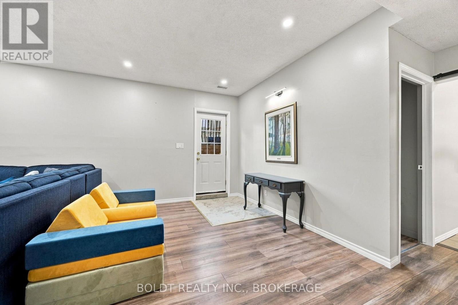 84 ALLANBROOK STREET - Image 31