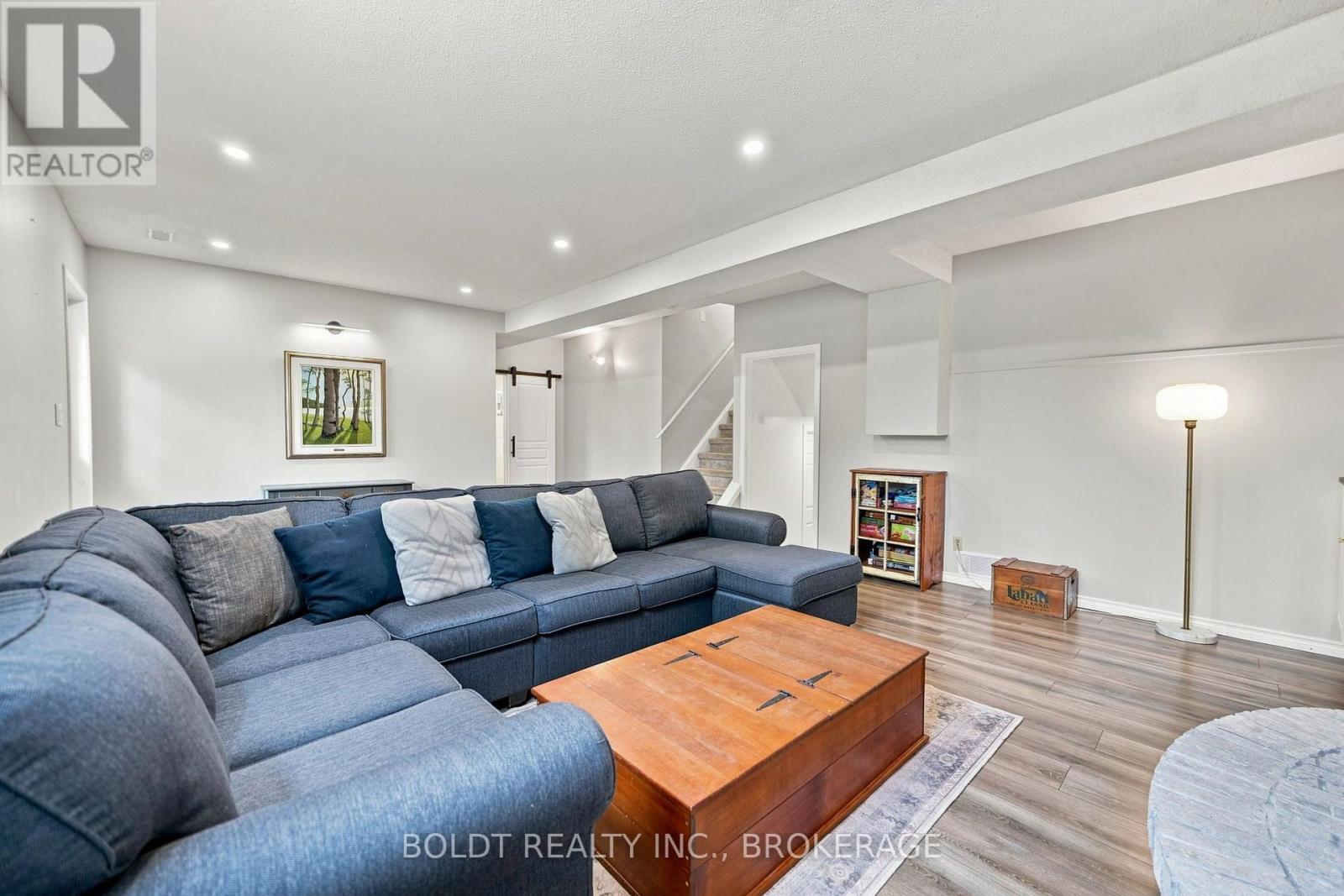 84 ALLANBROOK STREET - Image 33