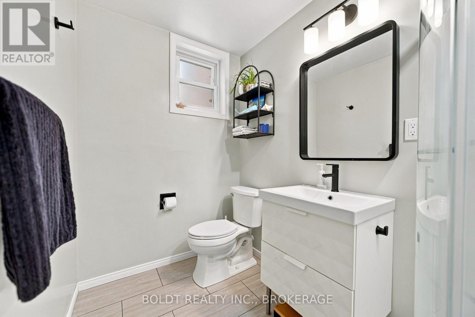 84 ALLANBROOK STREET - Image 36