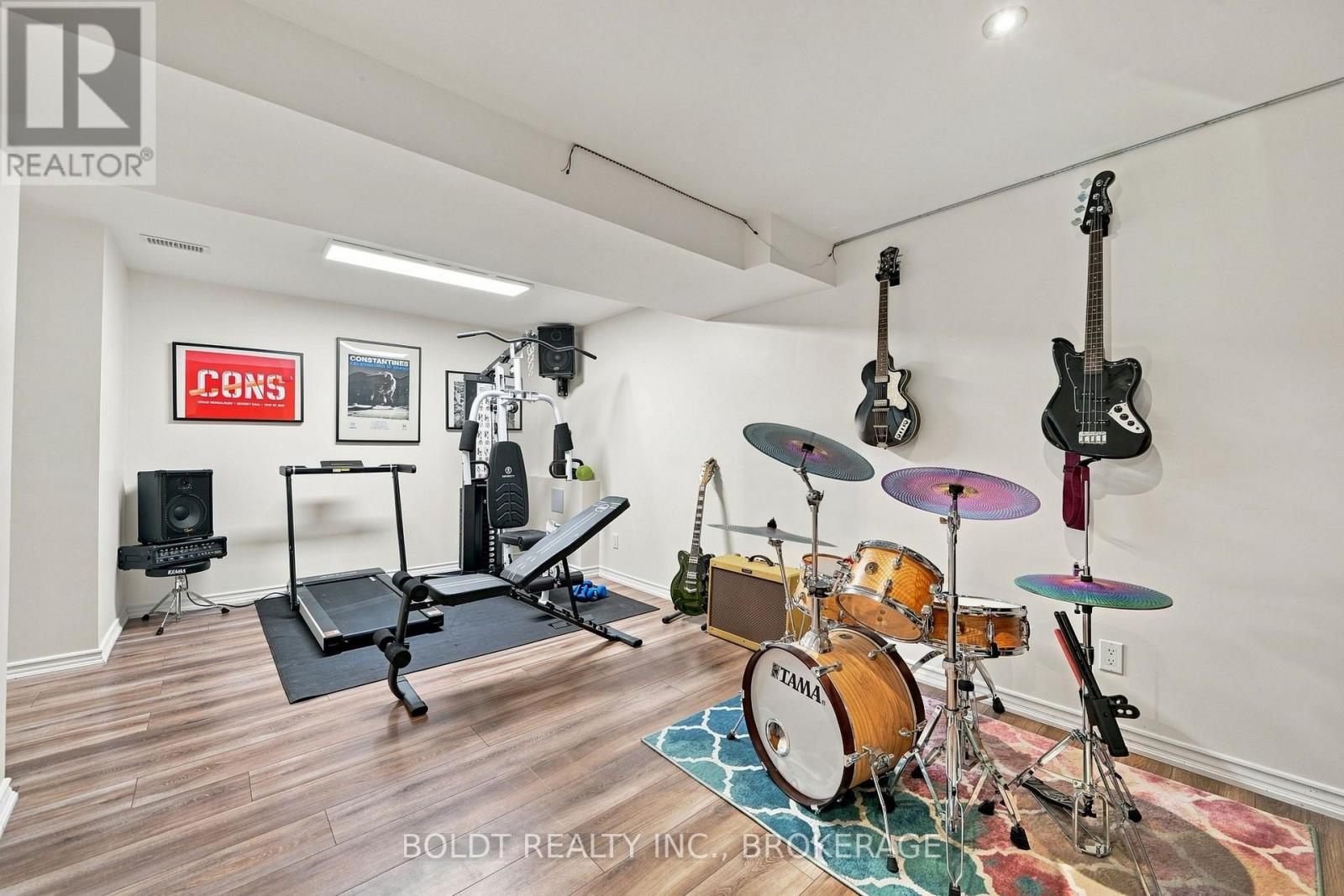 84 ALLANBROOK STREET - Image 39