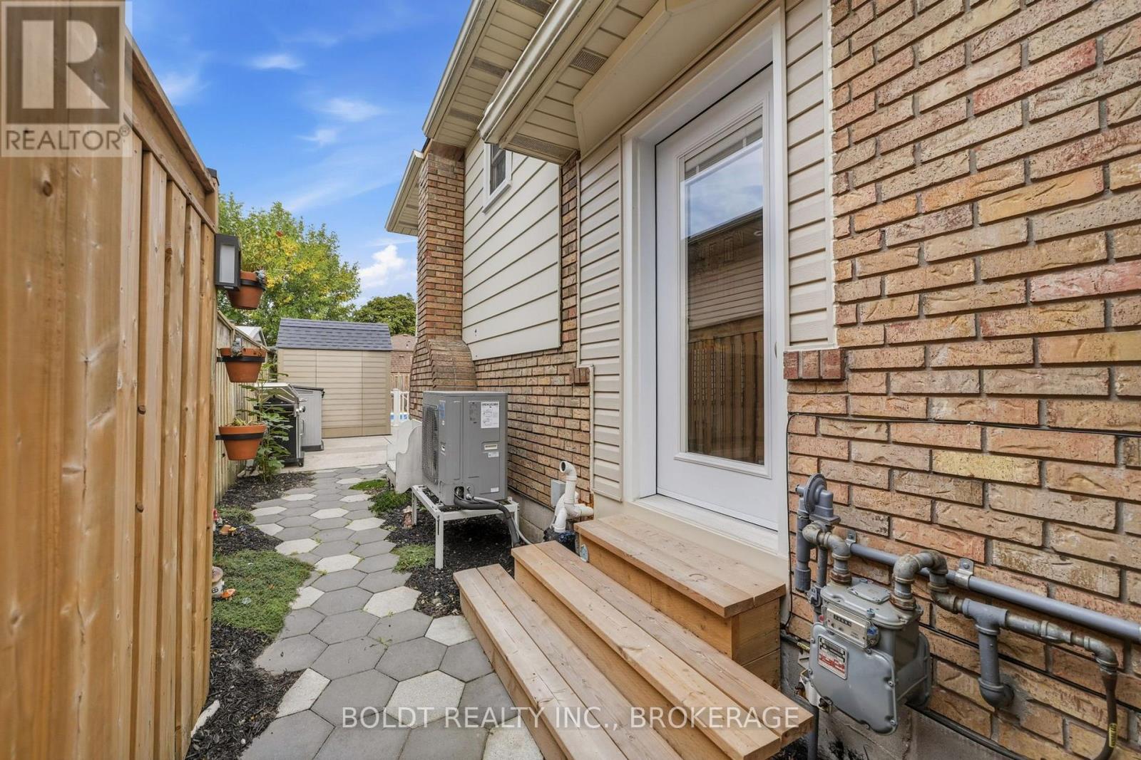 84 ALLANBROOK STREET - Image 47