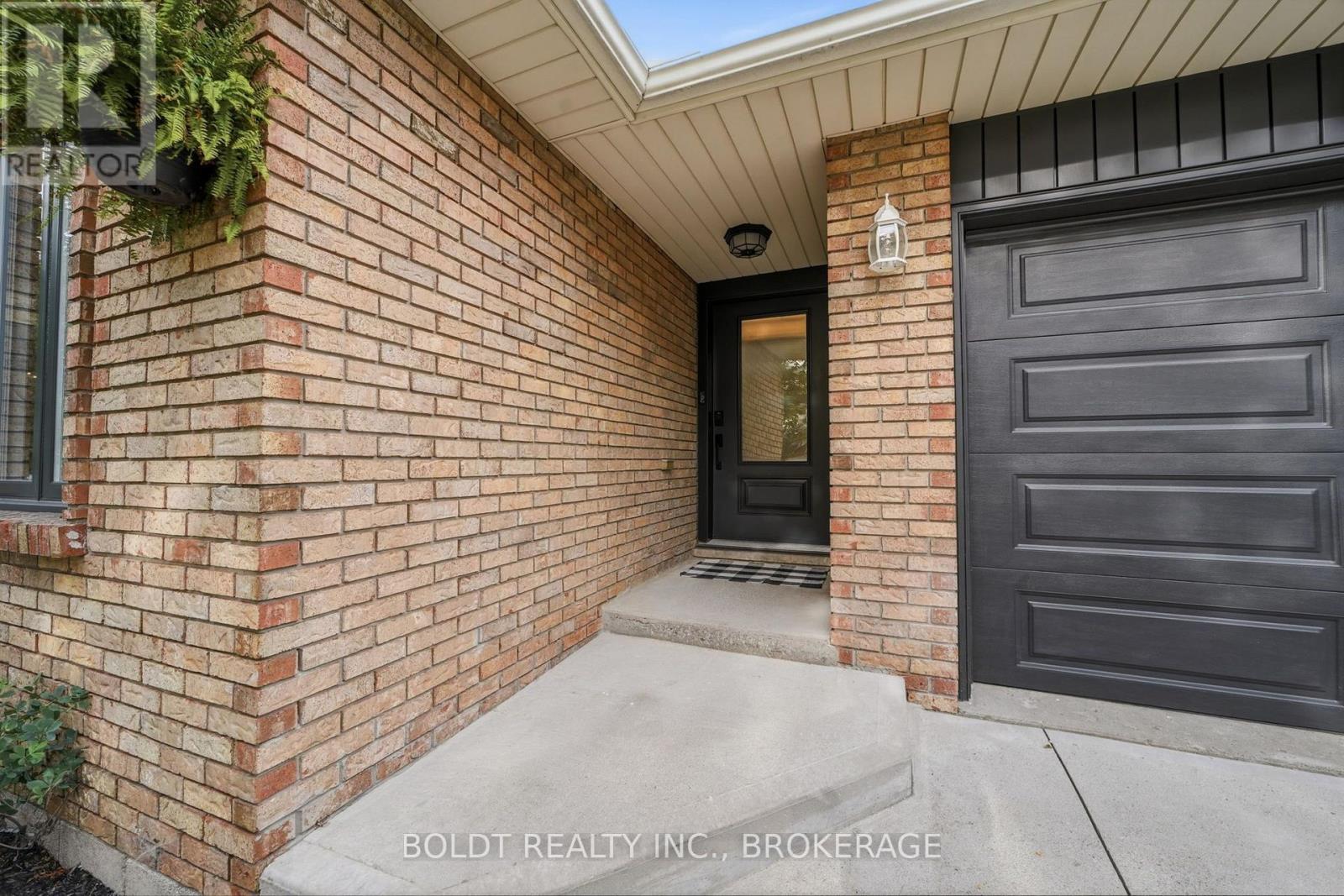 84 ALLANBROOK STREET - Image 5