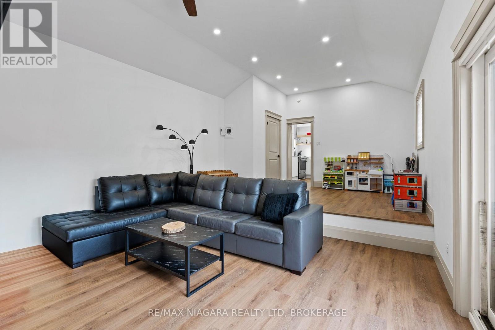 157 AQUEDUCT STREET - Image 18