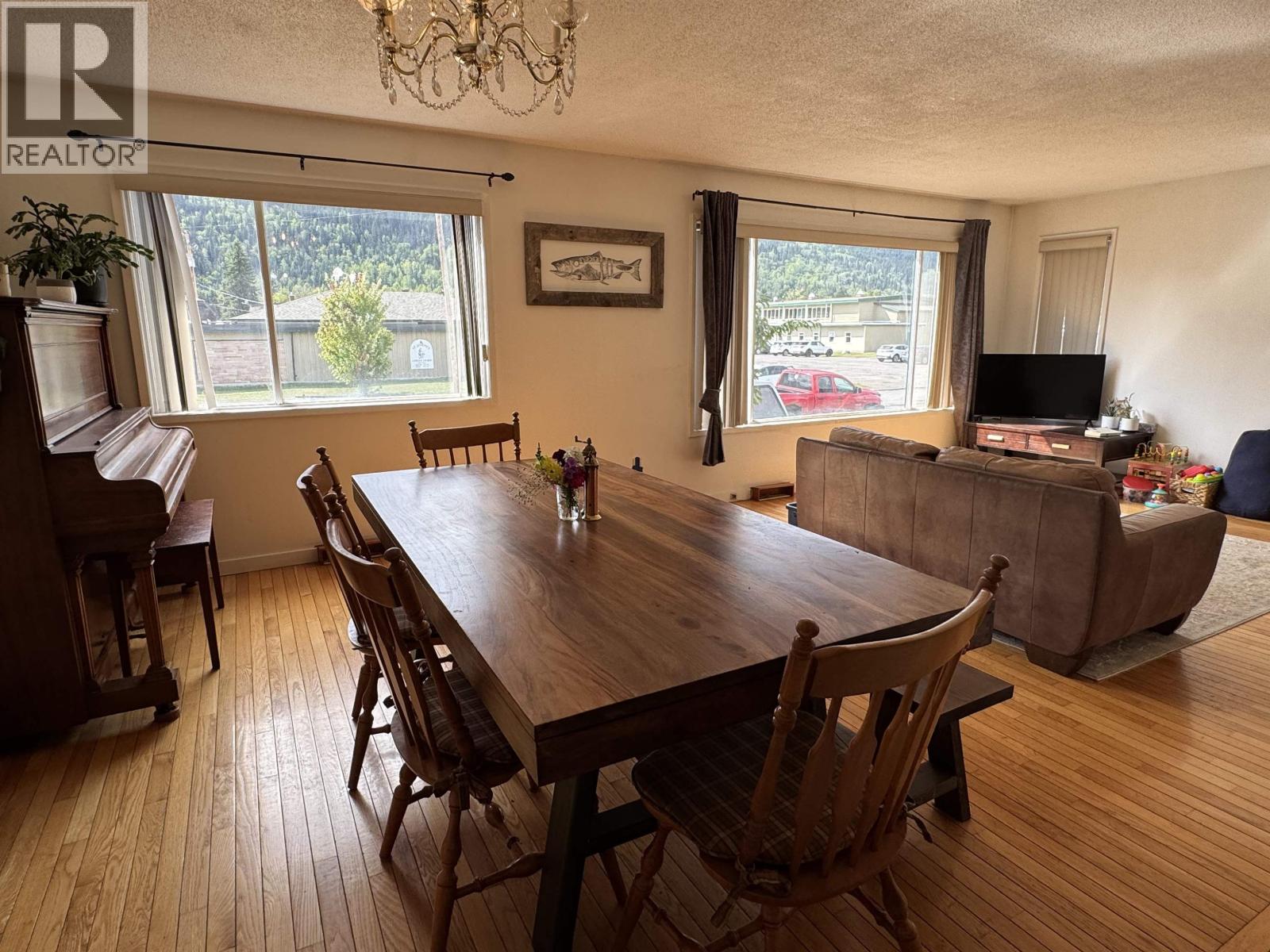 4020 FIRST AVENUE, Smithers