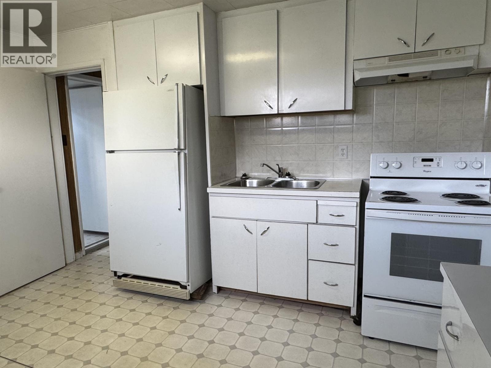 4020 FIRST AVENUE, Smithers