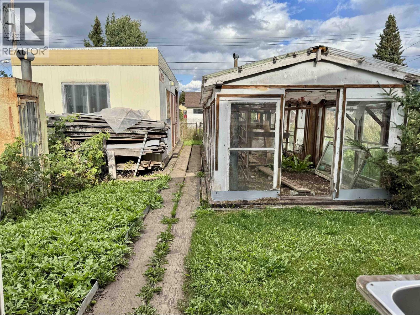 4020 FIRST AVENUE, Smithers