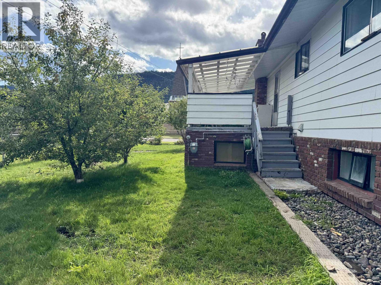 4020 FIRST AVENUE, Smithers