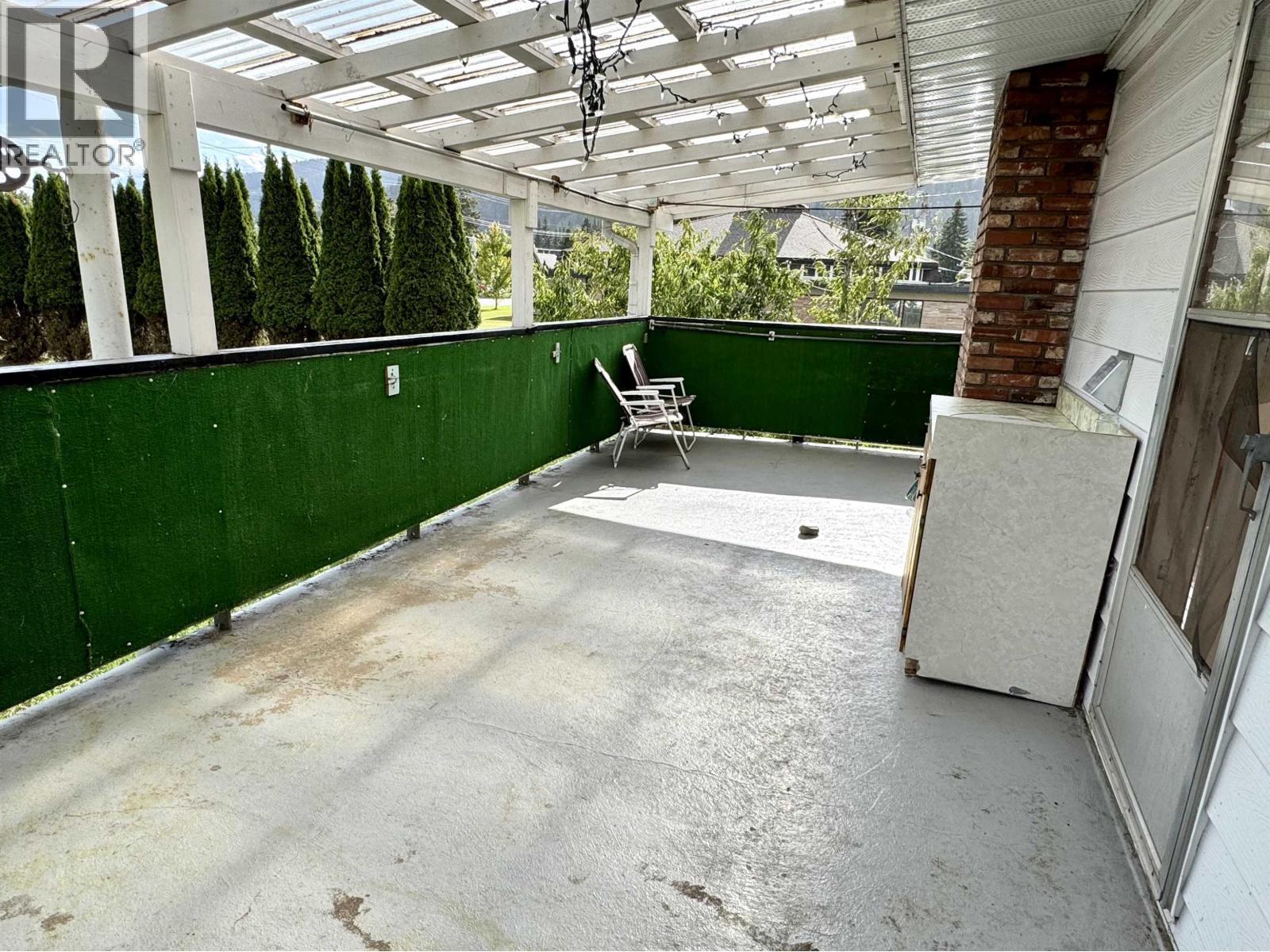 4020 FIRST AVENUE, Smithers