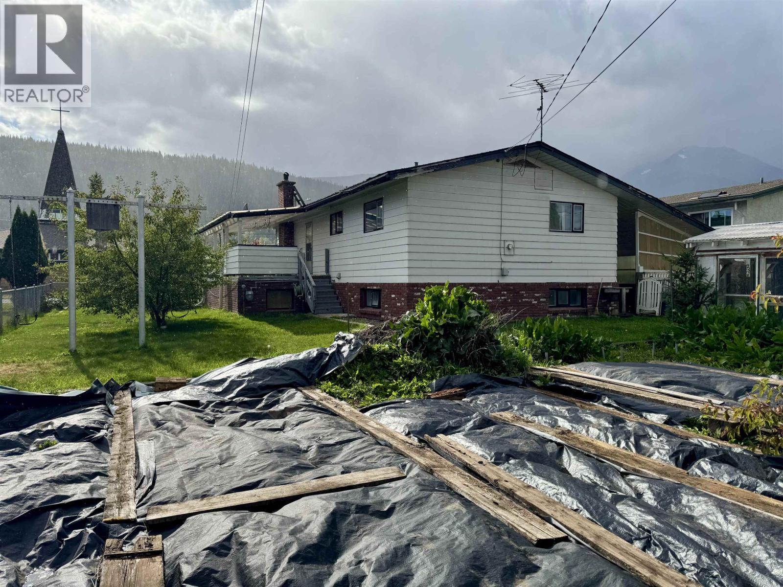 4020 FIRST AVENUE, Smithers