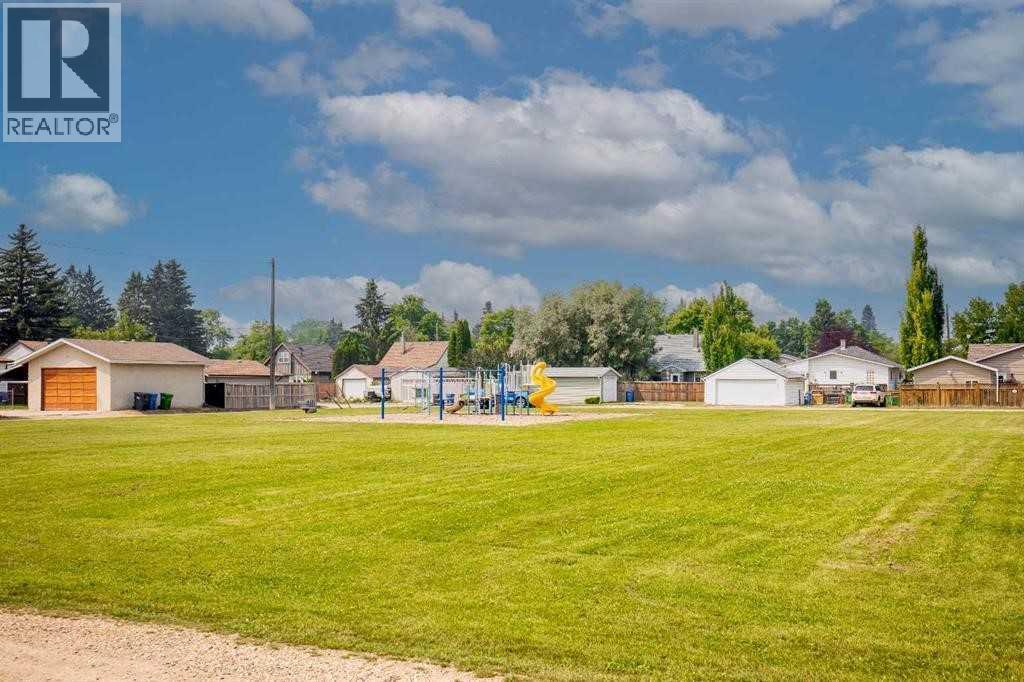 Listing photo – 3622 41 Avenue, Red Deer
