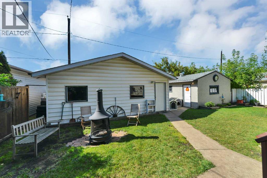 Listing photo – 3622 41 Avenue, Red Deer