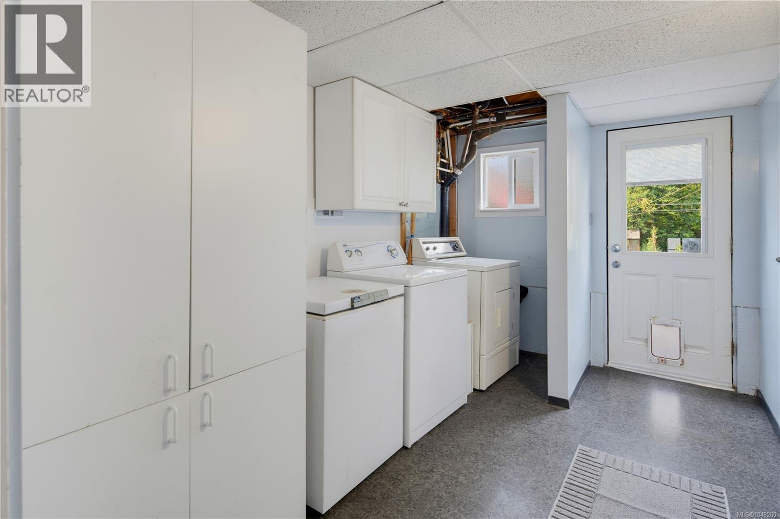 4260 Springridge Cres - Image 20
