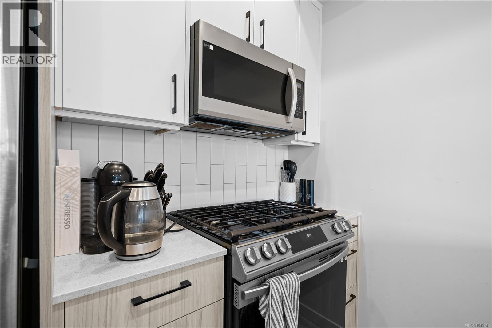 #205 947 Whirlaway Cres - 13