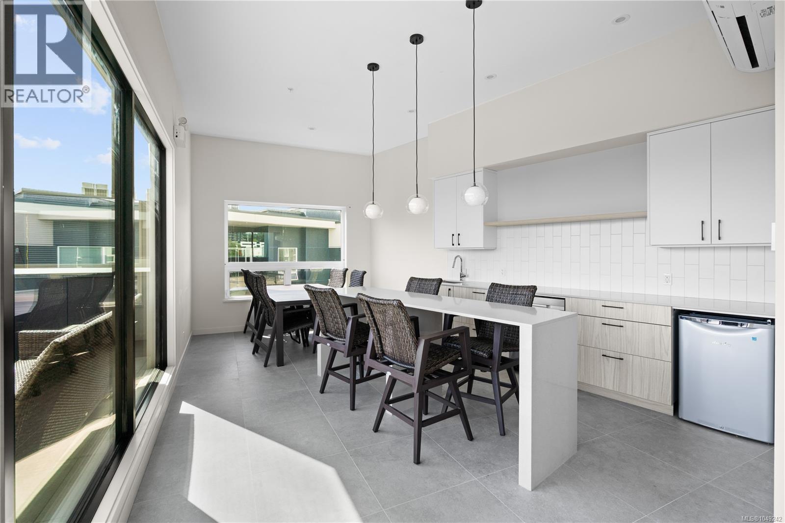 #205 947 Whirlaway Cres - Image 32
