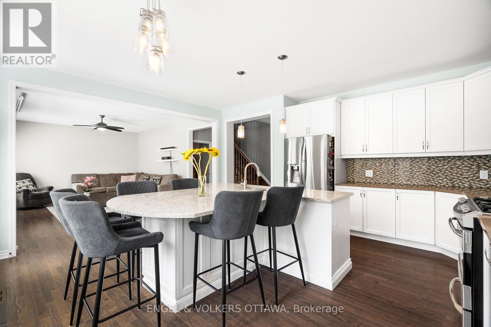5 Bed, 5 Bath House for Sale in Ottawa – 520 BRIGATINE AVENUE, Ottawa – MLS# X13767110 - Image 11