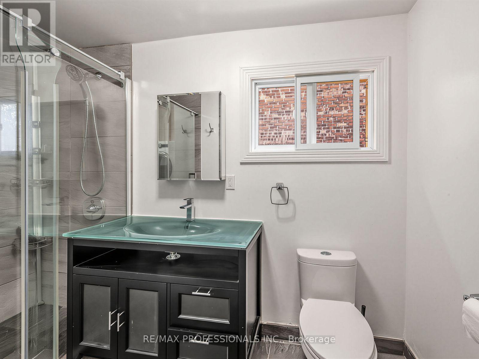 168 MARKHAM STREET - 24