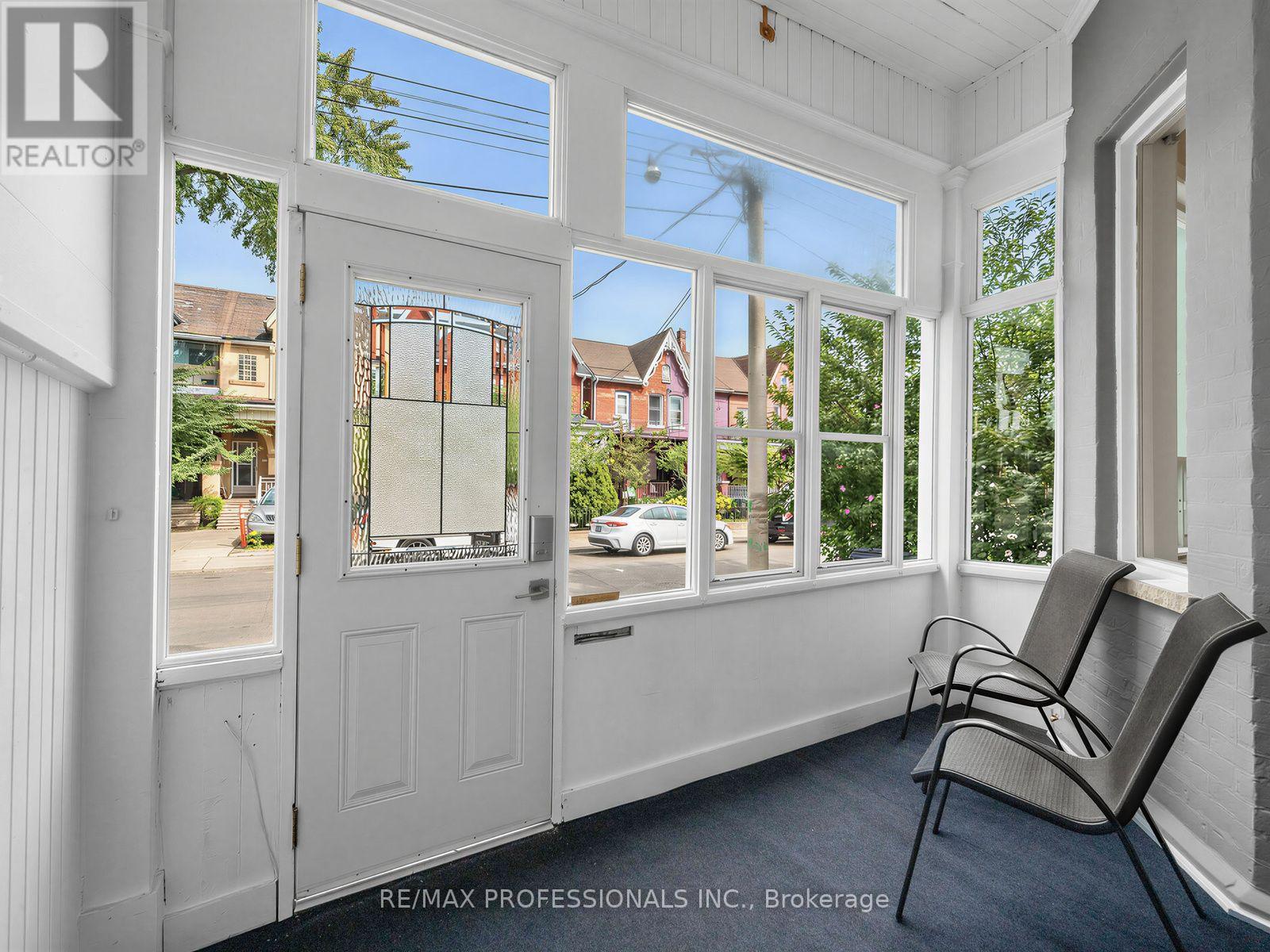 168 MARKHAM STREET - 3