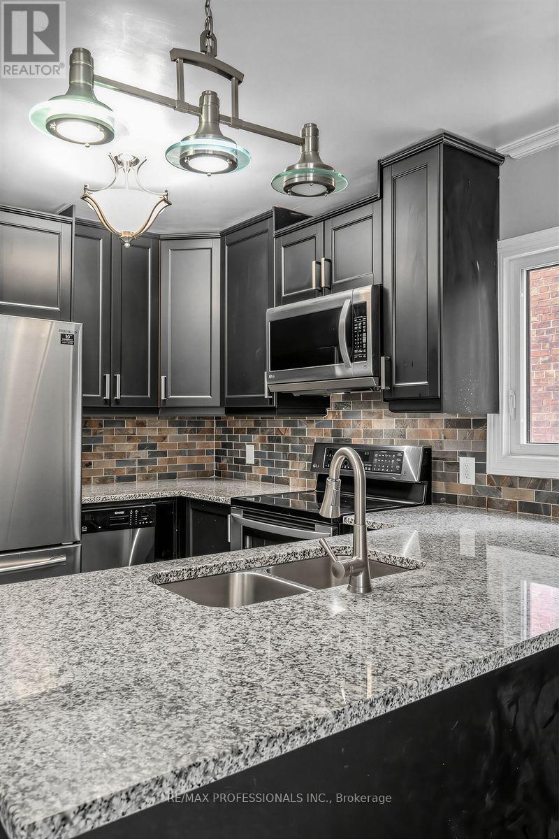 168 MARKHAM STREET - 31