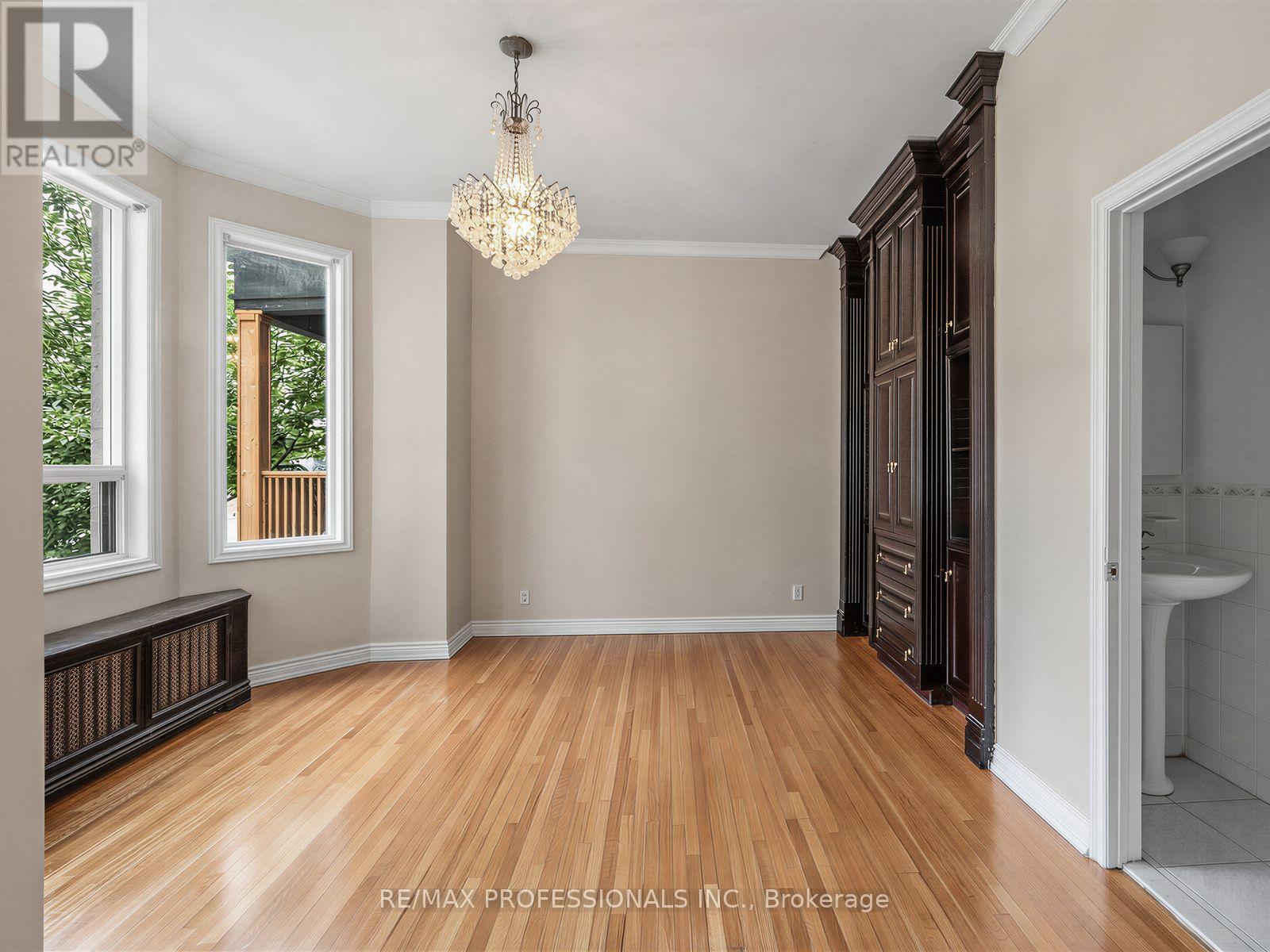 168 MARKHAM STREET - 4