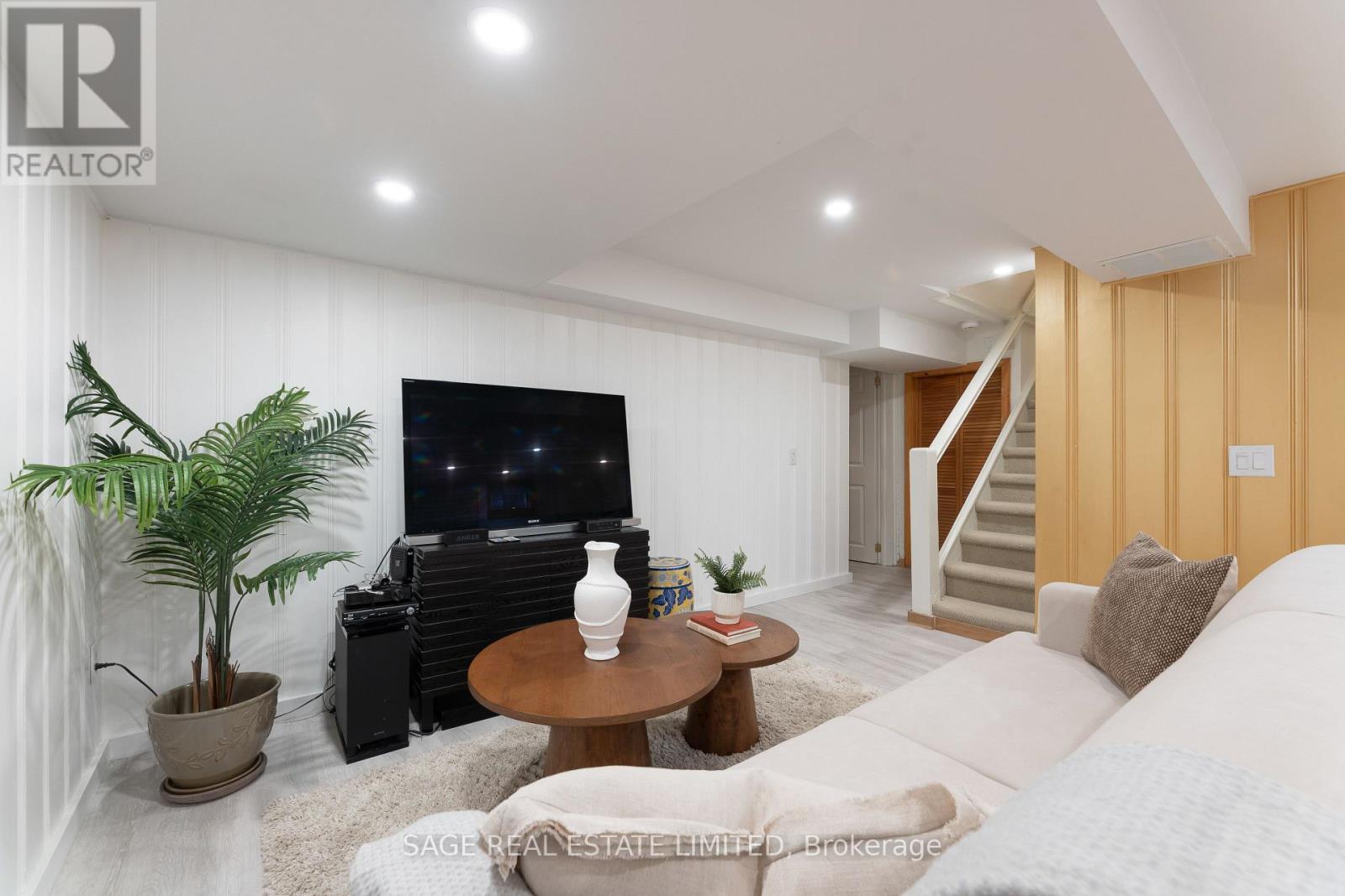 43 ORIOLE ROAD - 39