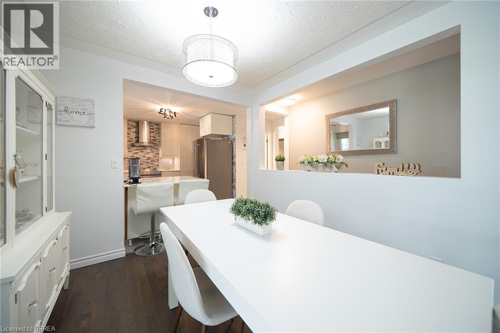 70 BERKLEY Crescent, Simcoe — photo 7